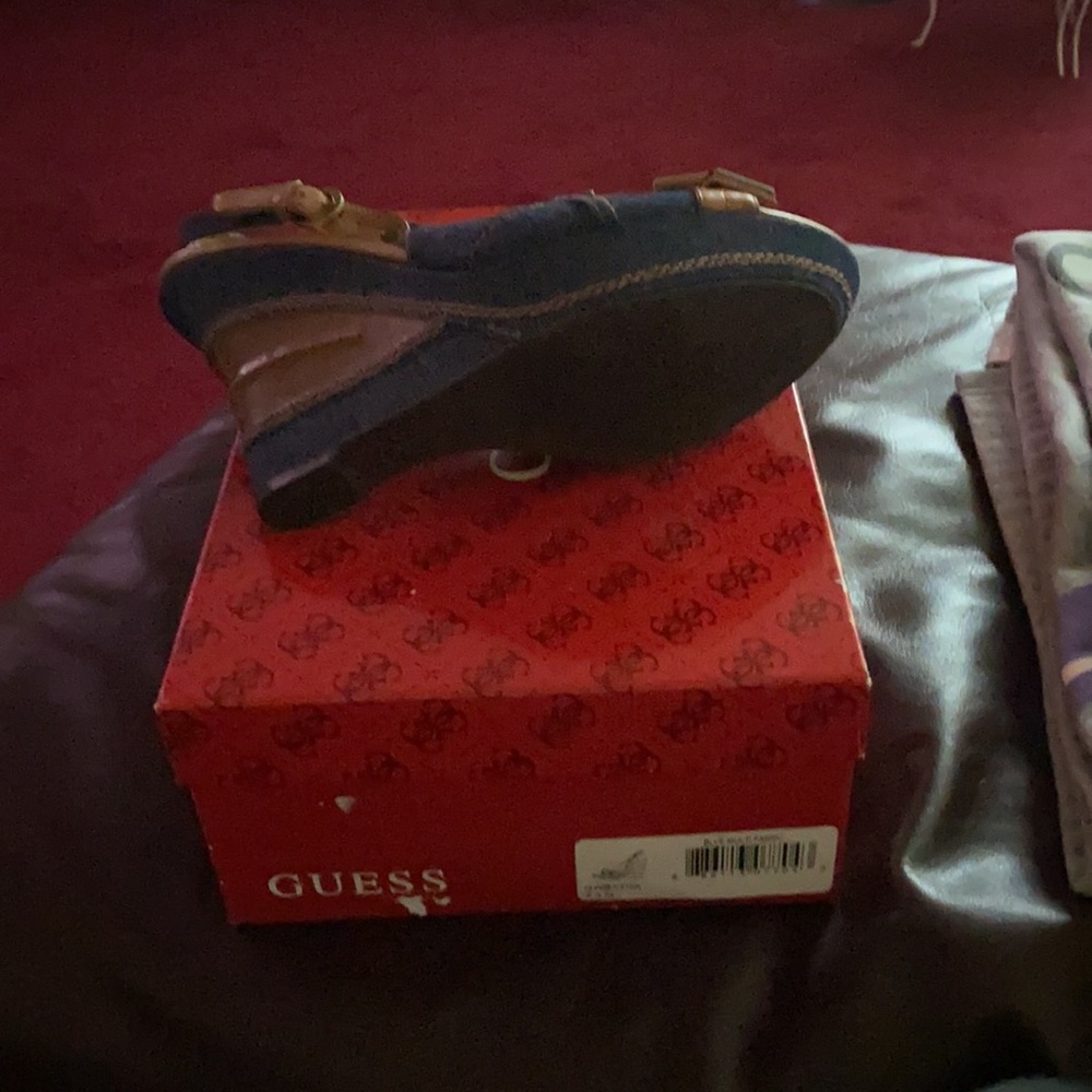 Shoes - Picture 4 of 4